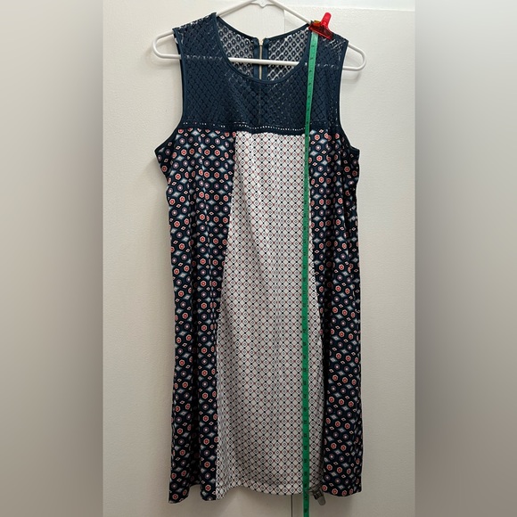 Sleeveless color-block dress - Picture 4 of 12